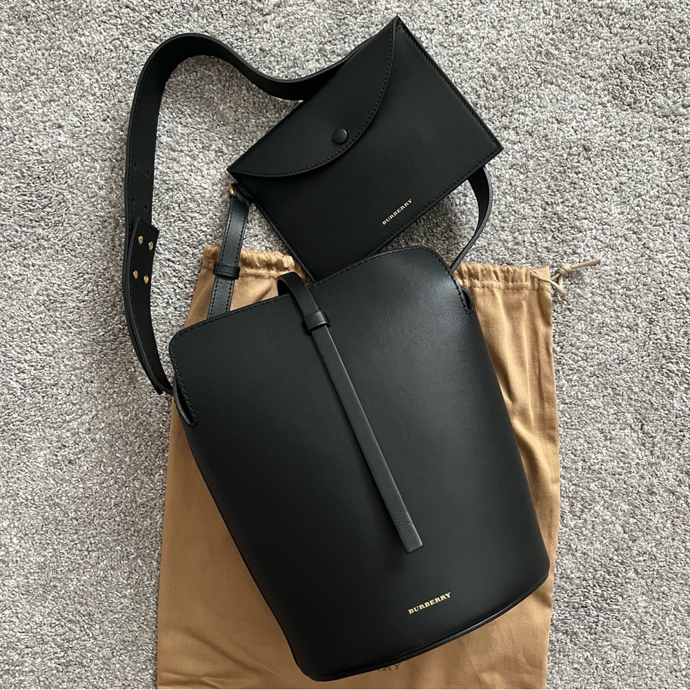 Authentic Burberry bucket shoulder bag NWT